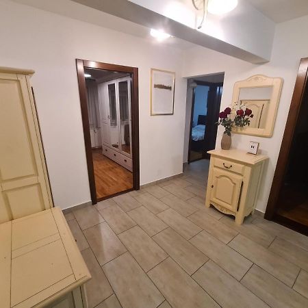 Clasic Apartment Nufarul Oradea Exterior photo