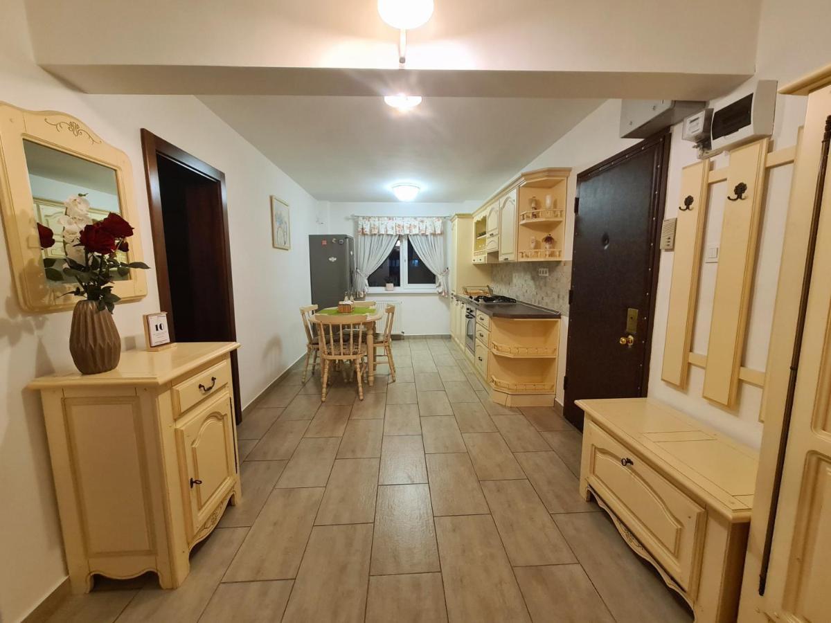 Clasic Apartment Nufarul Oradea Exterior photo