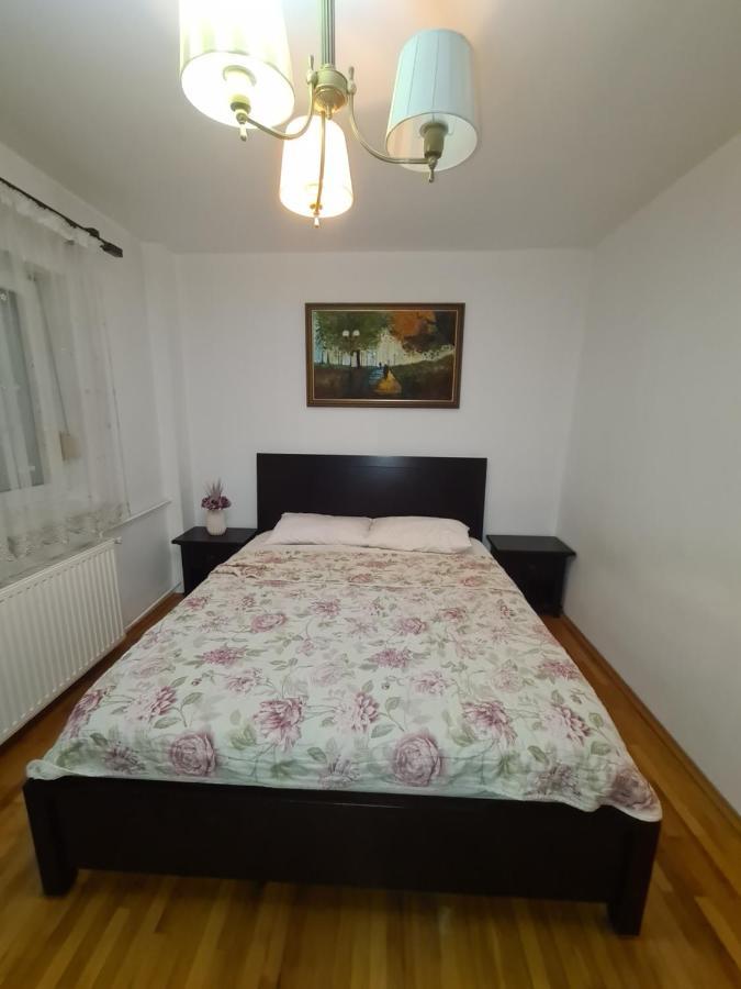 Clasic Apartment Nufarul Oradea Exterior photo